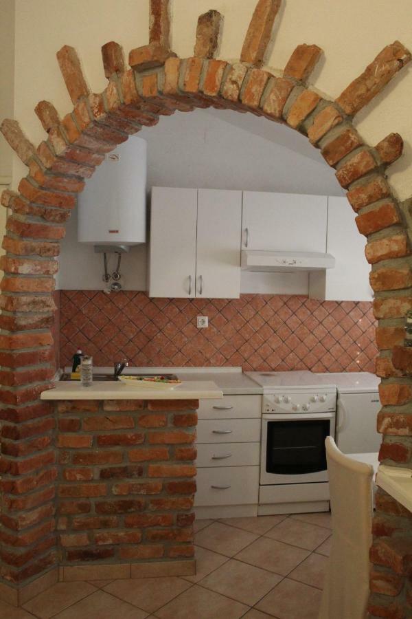 Apartment Pirovic トゥラニ エクステリア 写真