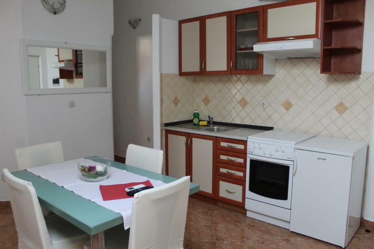 Apartment Pirovic トゥラニ エクステリア 写真